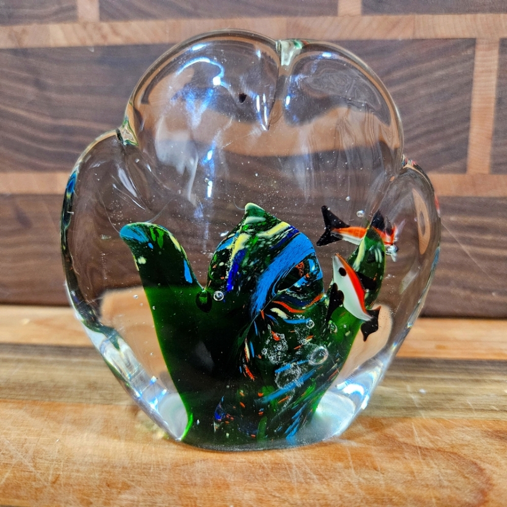 Vintage Clamshell Sea Shell Glass Paperweight w Underwater Aquarium Ocean Scene